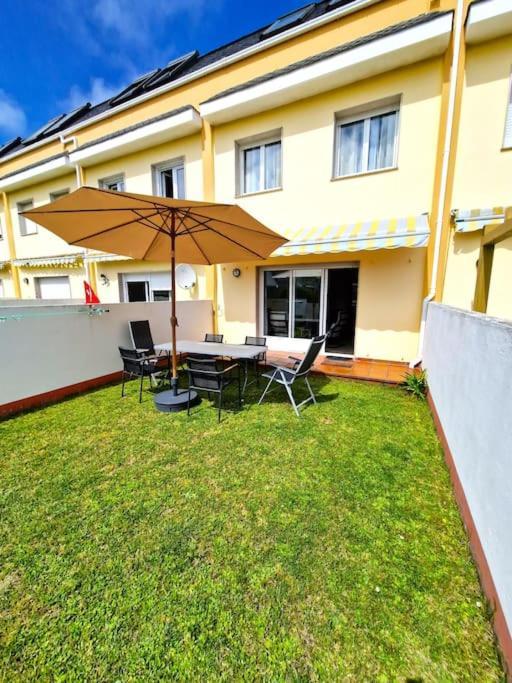 Villa Deluxe Playa Foz Bagian luar foto
